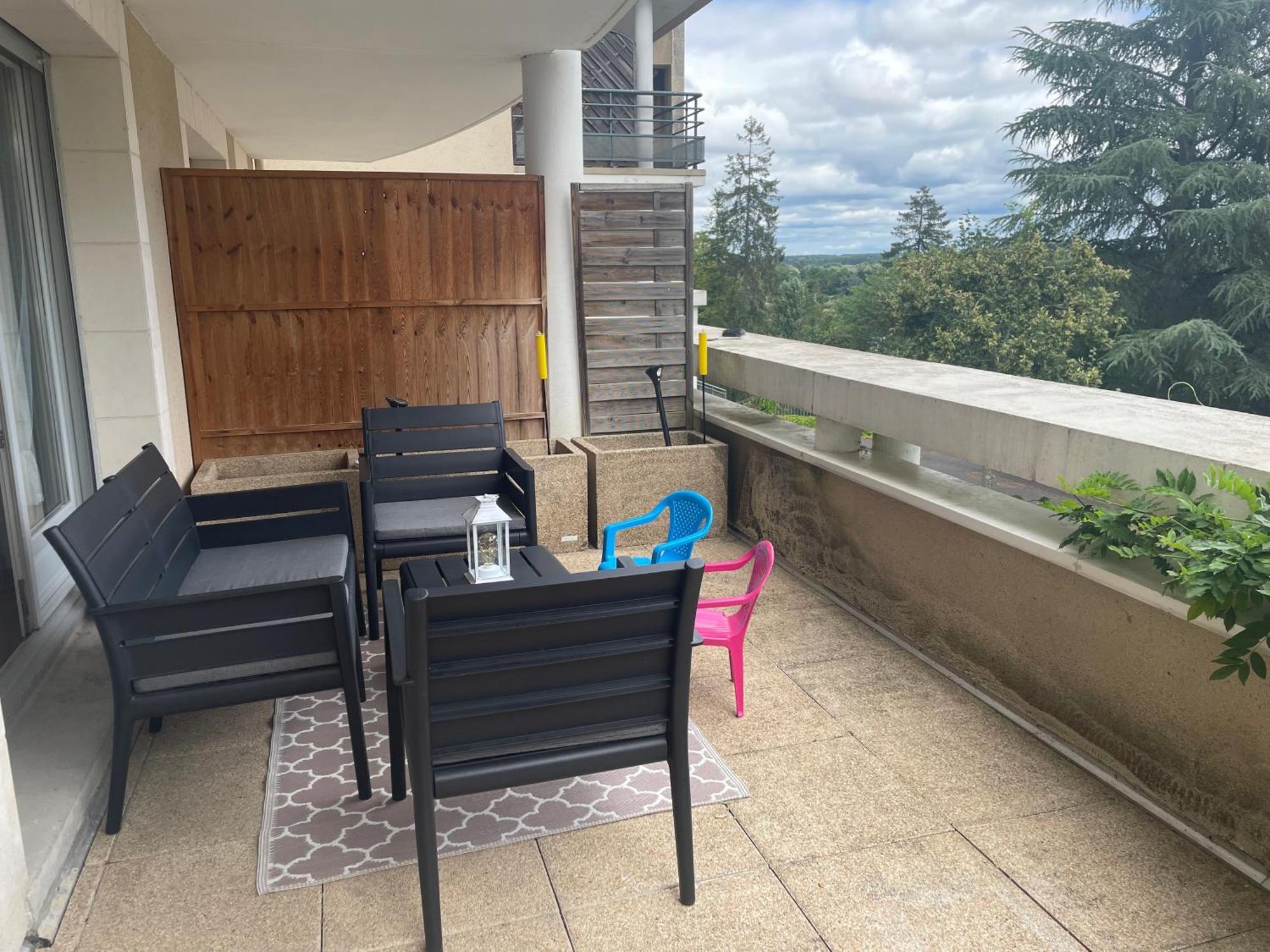 Appartement Avec Parking & Linge Inclus & Local Velos Blois Bagian luar foto