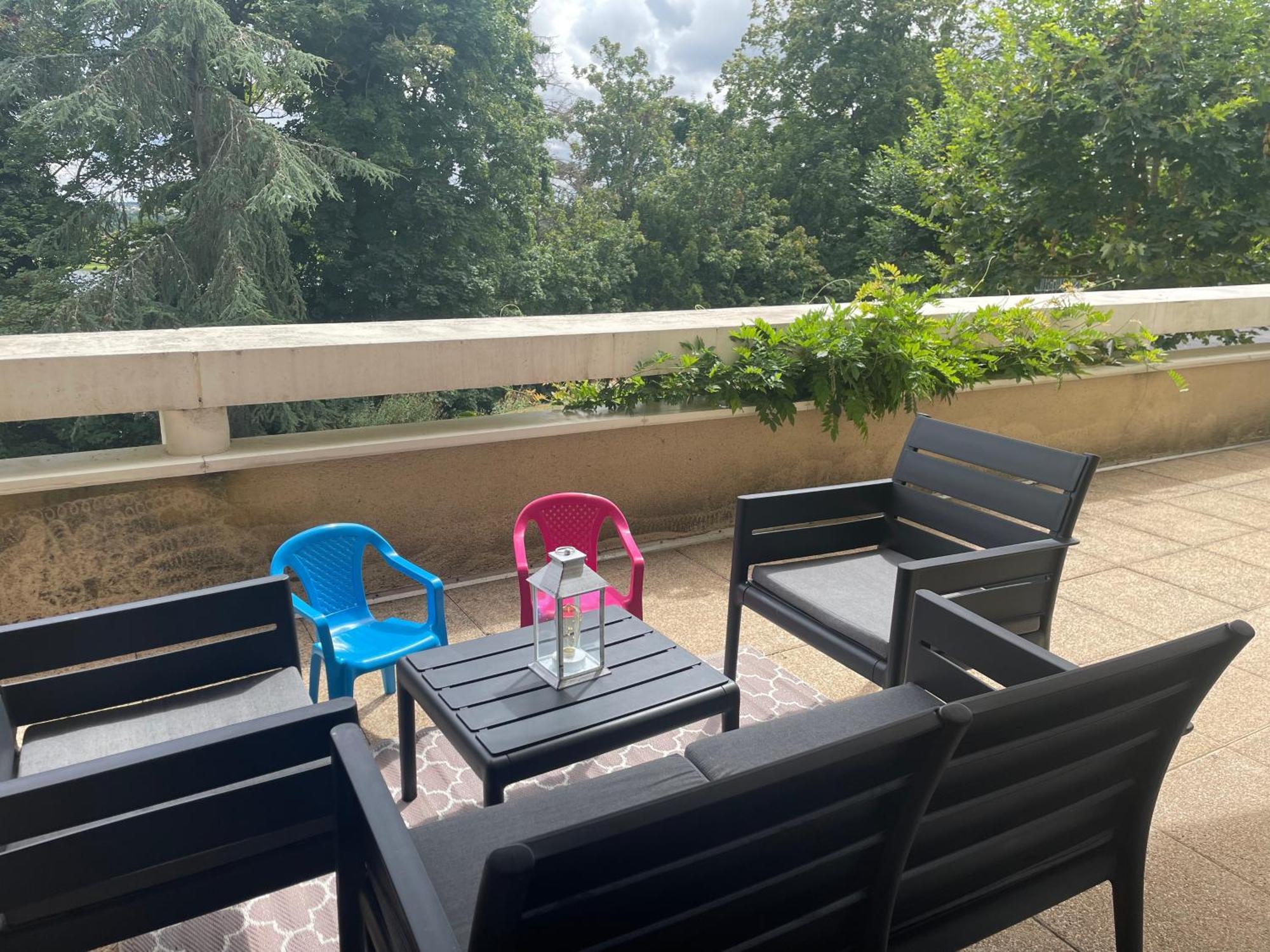 Appartement Avec Parking & Linge Inclus & Local Velos Blois Bagian luar foto