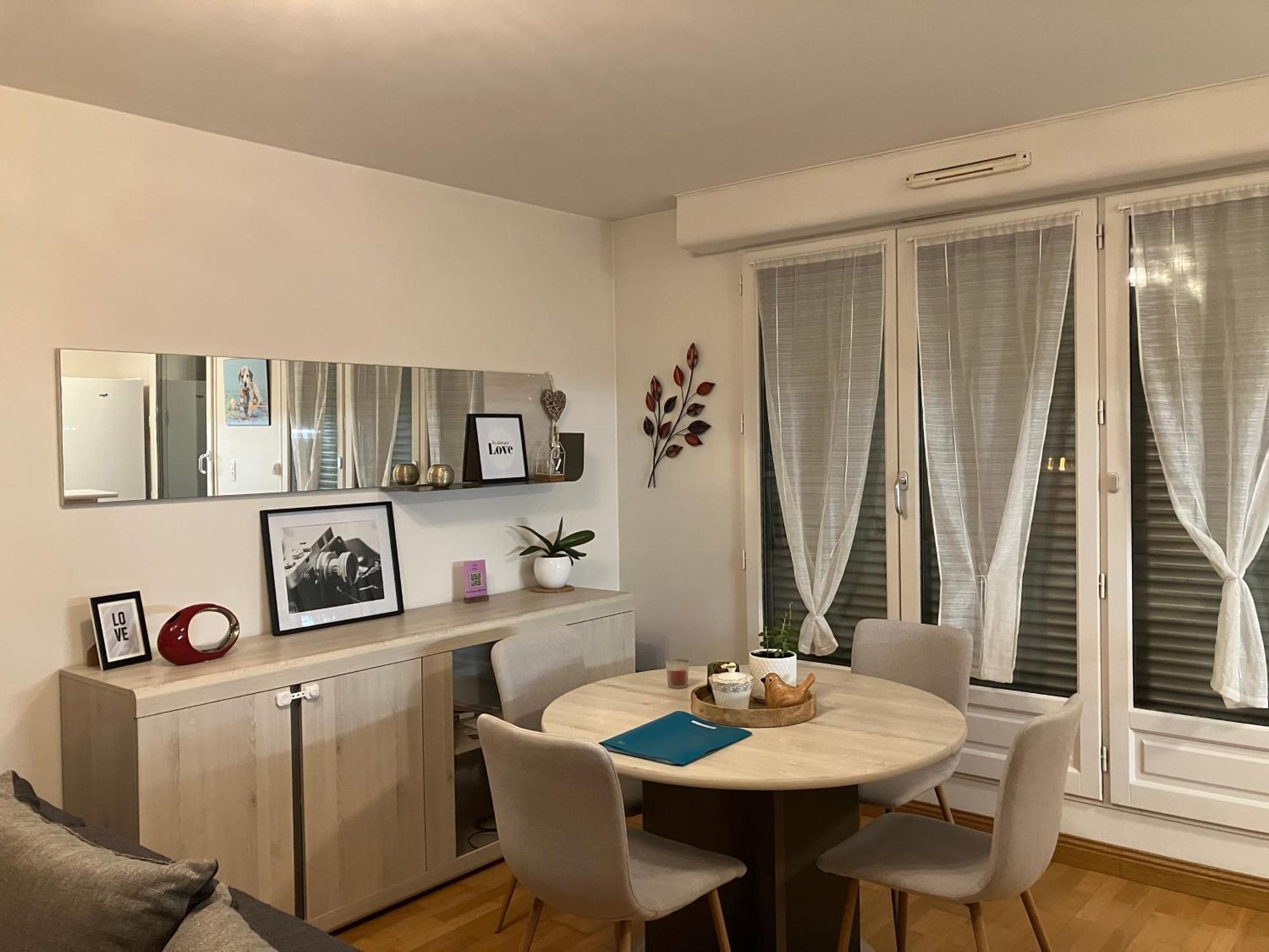 Appartement Avec Parking & Linge Inclus & Local Velos Blois Bagian luar foto