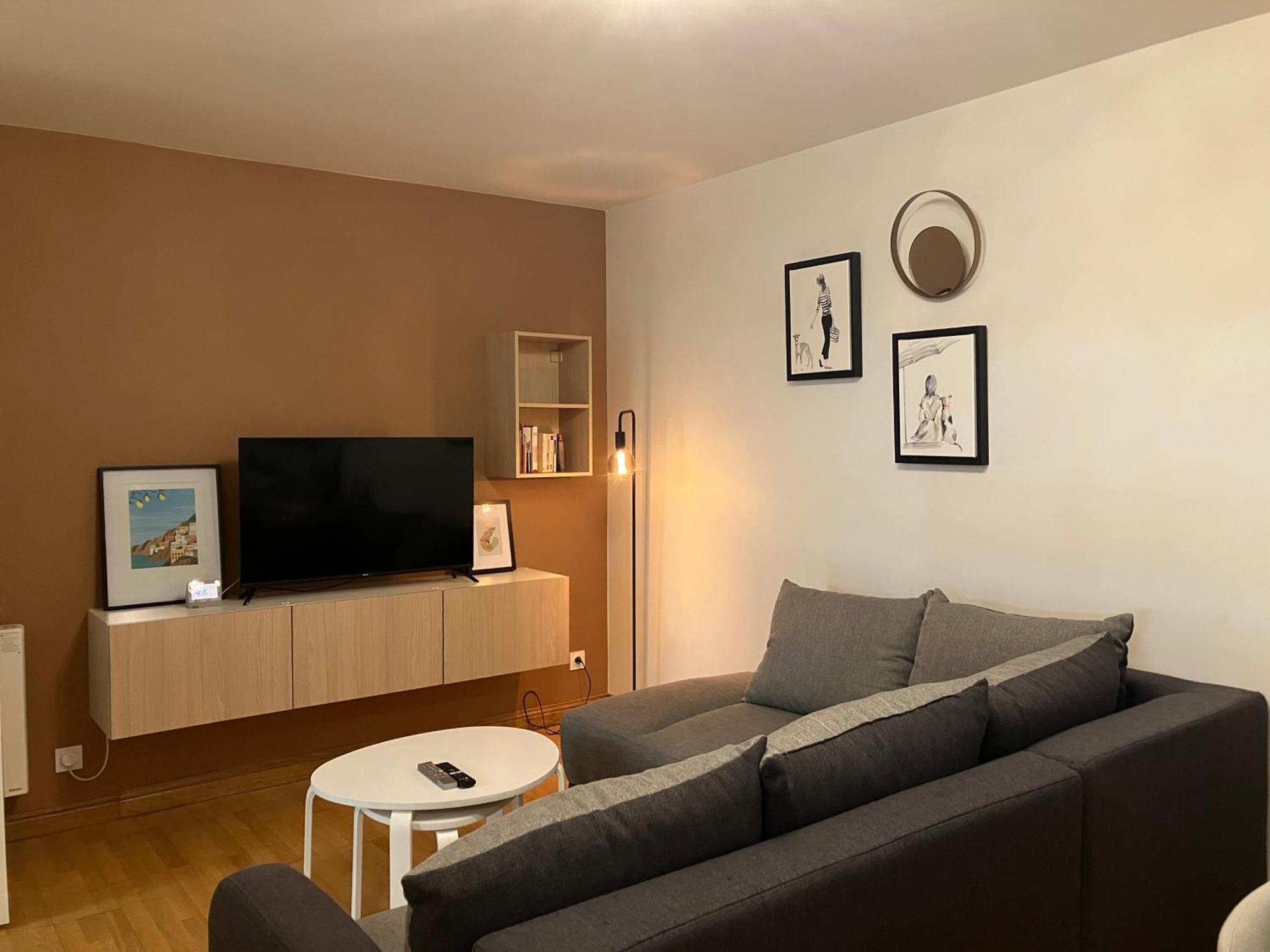Appartement Avec Parking & Linge Inclus & Local Velos Blois Bagian luar foto